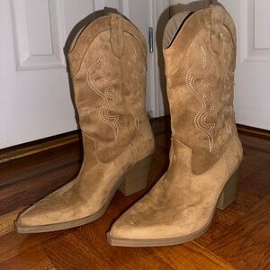 Cowboy boots. NEW